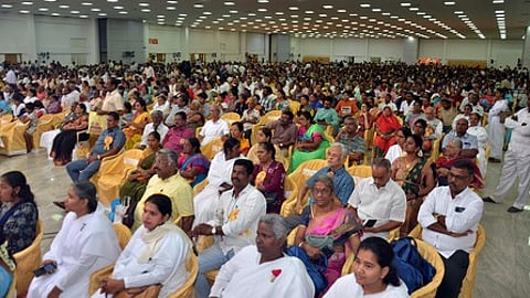 விழாவில் பங்கேற்றோா்.