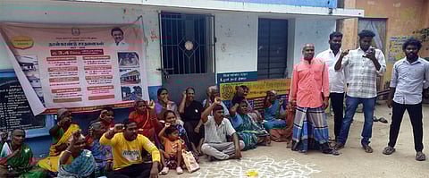 ஊராட்சி மன்ற அலுவலகத்தை முற்றுகையிட்டோா்.