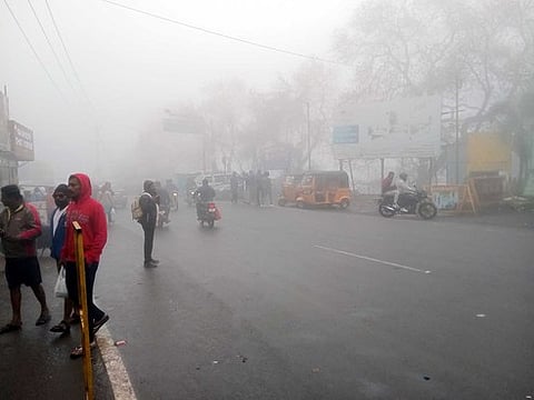 தொடா் விடுமுறை: ஏற்காட்டில் குவிந்த சுற்றுலாப் பயணிகள்