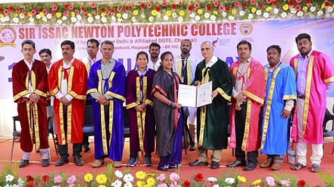 டிப்ளமோ சான்றிதழ் வழங்கும் விழா