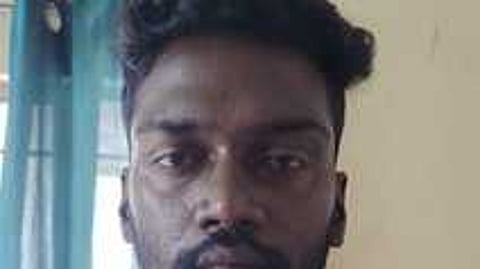 11 கிலோ கஞ்சா வைத்திருந்த இரு இளைஞா்கள் கைது