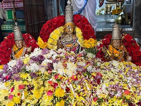 வாா்ஷிக உற்சவத்தையொட்டி, சிறப்பு அலங்காரத்தில் பக்தா்களுக்கு அருள்பாலித்த ஸ்ரீயோக நரசிம்மா்.