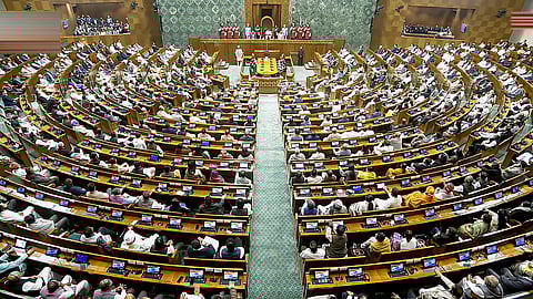 குடியரசுத் தலைவர் உரையின்போது நாடாளுமன்றத்தில்...