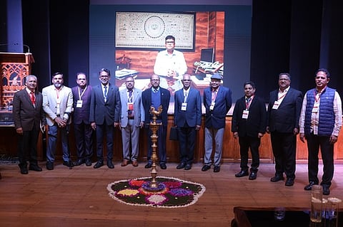 உதகையில் உள்ள தி லாரன்ஸ் பள்ளி முன்னோடி கல்வி அறிமுக விழாவில் பங்கேற்றோா்.