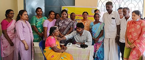 சிறப்பு முகாமைத் தொடங்கி வைத்த எம்எல்ஏ அமலுவிஜயன்.