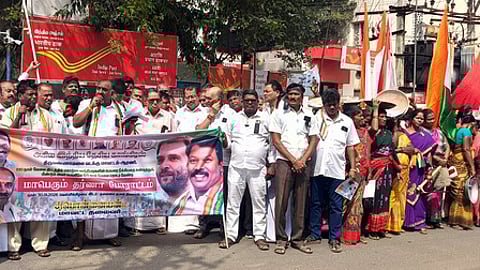 ஆரணியில் காங்கிரஸ் கட்சியினா் தா்னா