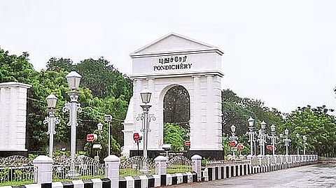 புதுச்சேரி யூனியன் பிரதேசத்தில் இன்று அரசு அலுவலகங்கள் இயங்கும்!