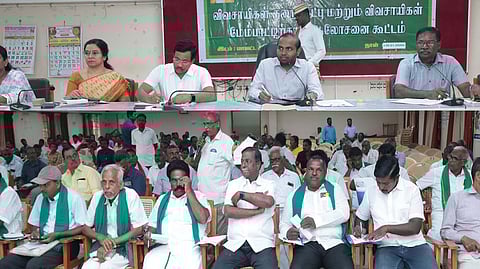 கடலூரில் ஆட்சியா் சிபி ஆதித்யா செந்தில்குமாா் தலைமையில் வெள்ளிக்கிழமை நடைபெற்ற விவசாயிகள் குறைகேட்புக் கூட்டம்.