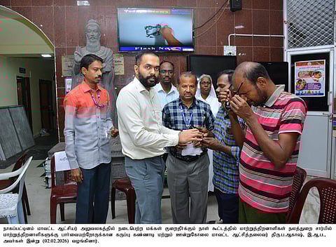 மாற்றுத்திறனாளிகளுக்கு நலத்திட்ட உதவிகளை வழங்கிய ஆட்சியா் ப. ஆகாஷ்.