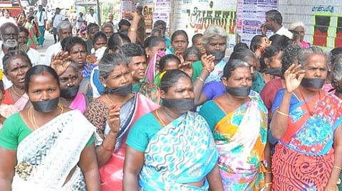 கல் குவாரியை மூடக் கோரி கிராமத்தினா் போராட்டம்