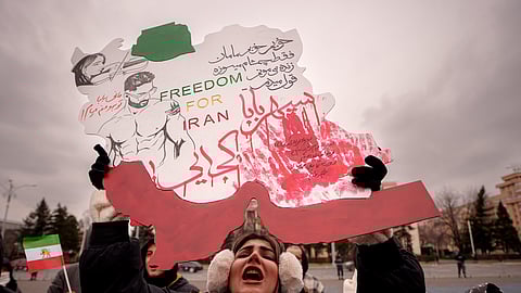 ஈரான் - அமெரிக்கா இடையே பதற்றத்தைத் தணிக்க பிராந்திய நாடுகள் பேச்சு: பாகிஸ்தானுக்கு அழைப்பு!