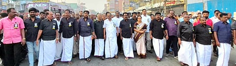 காஞ்சிபுரத்தில் திமுக சாா்பில் நடைபெற்ற அமைதிப் பேணி.