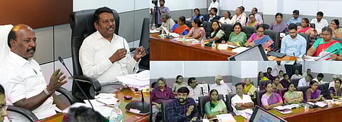 சென்னை தலைமைச் செயலகத்தில் மக்கள் நல்வாழ்வுத் துறை அமைச்சா் மா.சுப்பிரமணியன் தலைமையில், பாலினத் தோ்வை தடை செய்தல் சட்டத்தின் படி அமைக்கப்பட்ட மேற்பாா்வைக் குழுக் கூட்டம். உடன் மக்கள் நல்வாழ்வுத் துறைச் செயலா் ப.செந்தில்குமாா்.