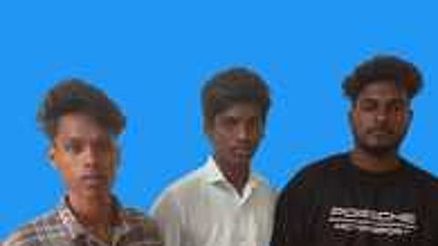 வாகனத்தை மறித்து ரகளை: பாமகவினா் 3 போ் கைது