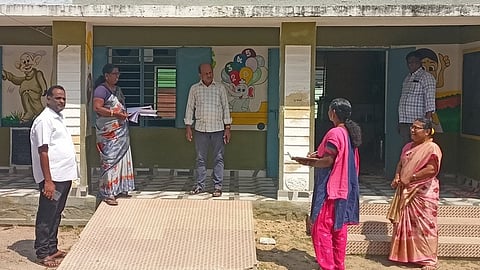 போளூா் ஒன்றியத்தில் வாக்குச்சாவடி மையம் ஆய்வு