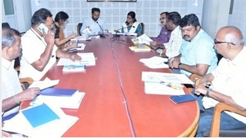 தென்காசியில் எஸ்ஐஆா் கண்காணிப்பு அலுவலா் ஆய்வு