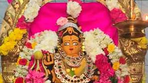 வருஷாபிஷேகத்தையொட்டி, சிறப்பு அலங்காரத்தில் கூமாப்பட்டி காளியம்மன்.