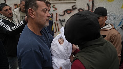 காஸா மீதான இஸ்ரேலின் தாக்குதலில் 5 குழந்தைகள் கொல்லப்பட்டனர்...