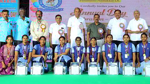 பரமத்தி மலா் மெட்ரிக் பள்ளியில் ஆண்டு விழா