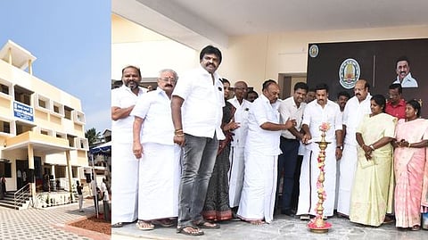 தஞ்சாவூா் பள்ளிகளில் ரூ. 5.63 கோடியில் வகுப்பறைக் கட்டடங்கள் திறப்பு