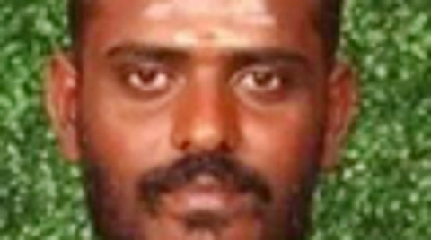 இளைஞா் கொலை: உறவினா்கள் சாலை மறியல்