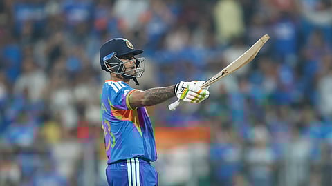 அபார பந்துவீச்சால் இந்தியாவுக்கு அதிர்ச்சியளித்த அமெரிக்கா; காப்பாற்றிய சூர்யகுமார் யாதவ்!