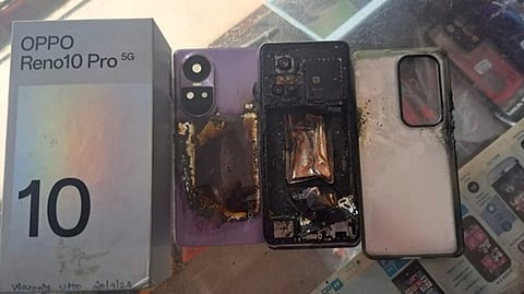 அம்பையில் திடீரென வெடித்த கைப்பேசி