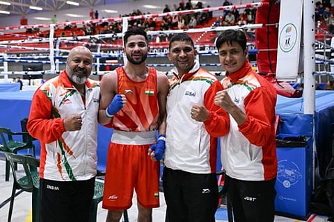 வெற்றி மகிழ்ச்சியில் சச்சின்