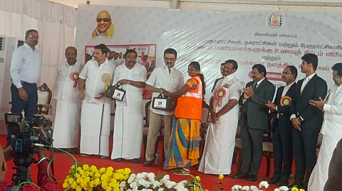 தூய்மைப் பணியாளர்களுக்கு உணவு வழங்கும் விரிவாக்க திட்டம் தொடக்கம்.