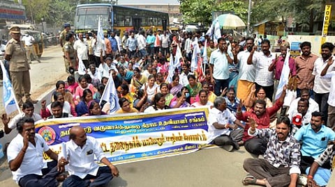 போராட்டத்தில் பங்கேற்றவா்கள்