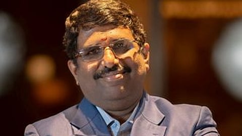 ஆா். விஜய் ஆனந்த்