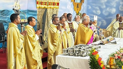 குடியரசு தின விழா கலைநிகழ்ச்சிகளில்
சிறப்பிடம் பெற்ற தமிழக அணிக்கு பரிசளிப்பு