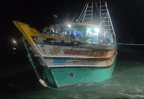 சிறைபிடிக்கப்பட்ட காரைக்கால் விசைப் படகு.