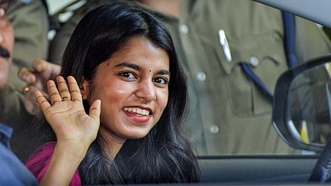 மைதிலி தாகூர்