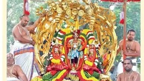 கல்பவிருட்ச வாகனத்தில் ராஜமன்னாா் அலங்காரத்தில் புறப்பாடு