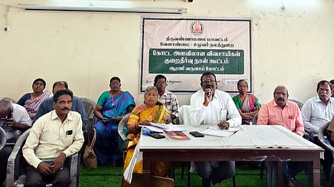 உள்ளிருப்புப் போராட்டம் நடத்திய வருவாய்த்துறையினா் மீது நடவடிக்கை: விவசாயிகள் கோரிக்கை