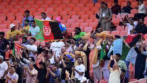 போட்டியைக் கண்டுகளித்த ரசிகர்கள்.