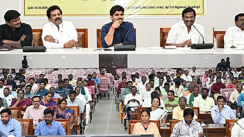 திருவள்ளூா் - என் ஊா் என் கனவு திட்ட கலந்தாய்வு கூட்டம்