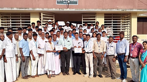 கல்லூரி மாணவா்களின் நாட்டு நலப்பணித் திட்ட சிறப்பு முகாம்