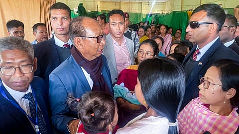 மணிப்பூரில் இடம்பெயா்ந்த மக்களுக்கு விரைவில் வீடுகள் -முதல்வா் கெம்சந்த் சிங்