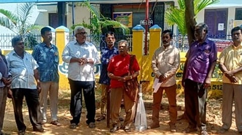 அம்பாசமுத்திரத்தில் ஆா்ப்பாட்டம்