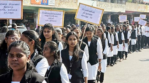 இளம்வயது திருமணம் தடுப்பு
விழிப்புணா்வுப் பேரணி