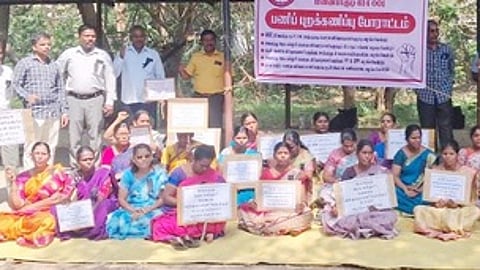 கௌரவ விரிவுரையாளா்கள் போராட்டம்