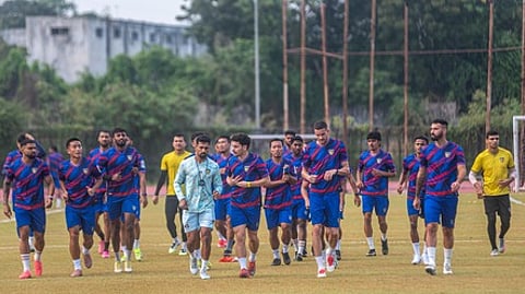 பயிற்சியில் சென்னையின் எஃப்சி அணியினா்.