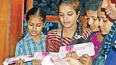 சானிட்டரி நாப்கின்கள்...