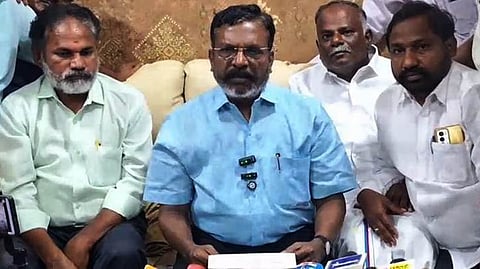 சிதம்பரத்தில் செய்தியாளர்களுக்கு பேட்டியளித்த விடுதலைச் சிறுத்தைகள் கட்சி தலைவர் தொல்.திருமாவளவன் எம்.பி.