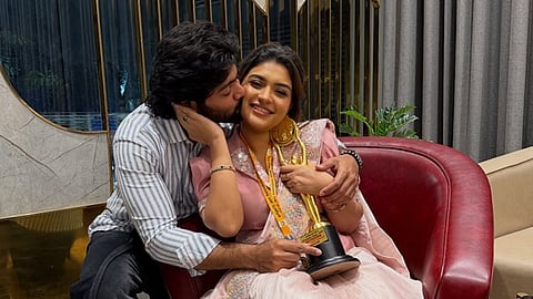 நடிகை ஷபானா உடன் நடிகர் ஆர்யன்