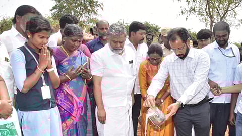 கடையநல்லூா் அரசுக் கல்லூரியில் ரூ.2.89 கோடியில் புதிய கட்டடம் -காணொலியில் முதல்வா் அடிக்கல்