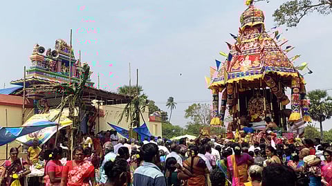 சிவராத்திரி: பொய் சொல்லா மெய் அய்யனாா் கோயிலில் தேரோட்டம்