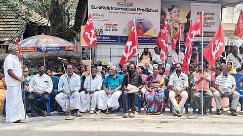 வளா்ச்சித் திட்டப் பணிகளின்போது சேதமடைந்த குடிநீா் ஆதாரங்களை சீரமைக்கக் கோரிக்கை